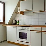 מלון & Fuerstenhof Am Bauhaus 3*