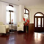 מלון & Fuerstenhof Am Bauhaus 3*