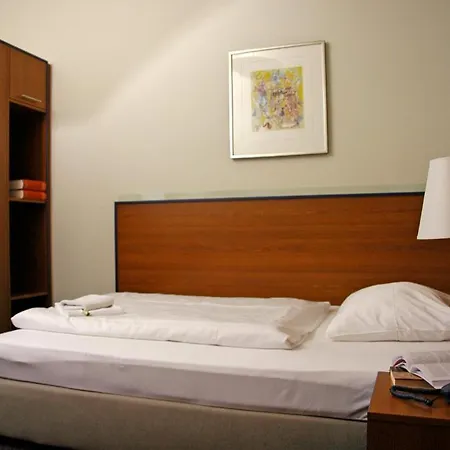 & Fuerstenhof Am Bauhaus Hotel 3*