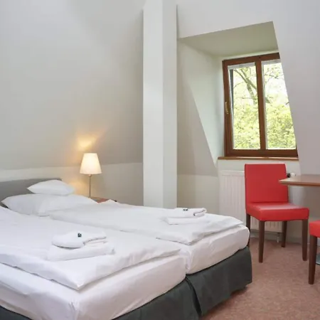 Hotel & Fuerstenhof Am Bauhaus 3*