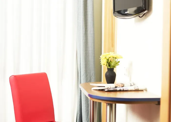 Hotel & Fuerstenhof Am Bauhaus 3*