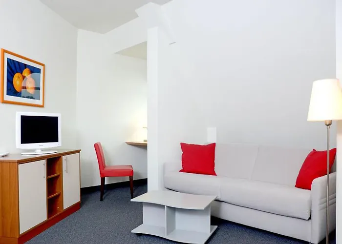 Hotel & Fuerstenhof Am Bauhaus 3*