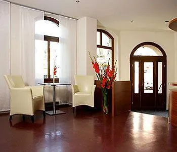 Hotel & Fuerstenhof Am Bauhaus 3*