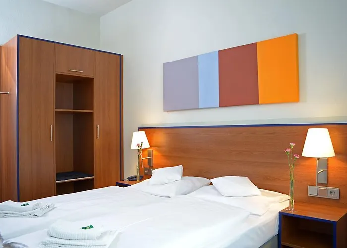 Hotel & Fuerstenhof Am Bauhaus 3*