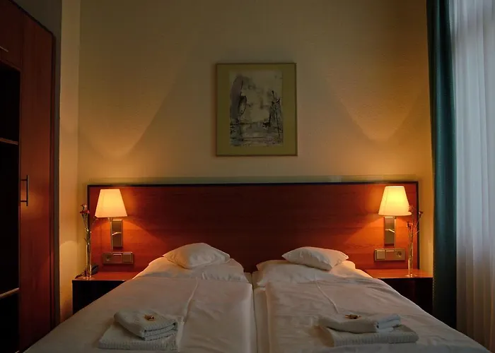 Hotel & Fuerstenhof Am Bauhaus 3*